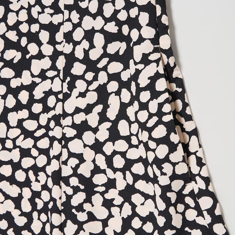 Uniqlo Printed V Neck Kratke Sleeved Mini Saty Damske Biele Čierne | AKFMSR-318